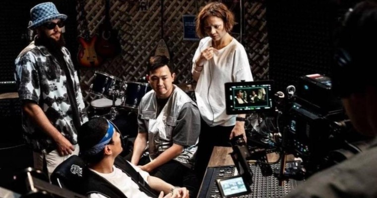 "Ирина Кайратовна" тобының мобилографы концертте көз жұмды