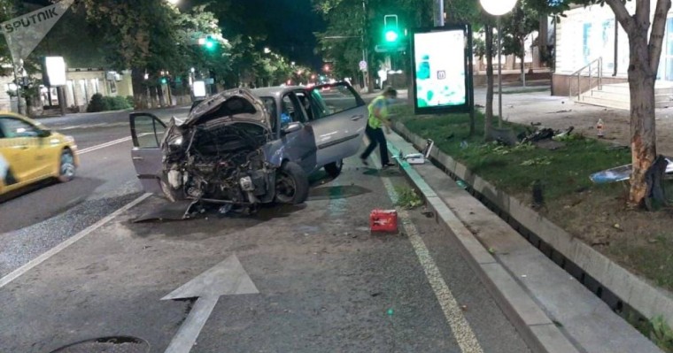 Алматыда дрифт жасаған жүргізуші ірі апатқа себепкер болды