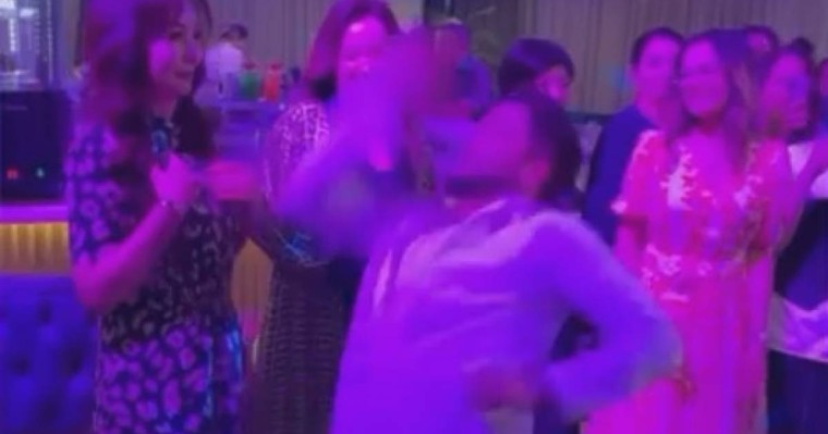 Бесбаевтың әйелімен жұлқына билеген Әбдіжаппар Әлқожа сынға қалды (видео)