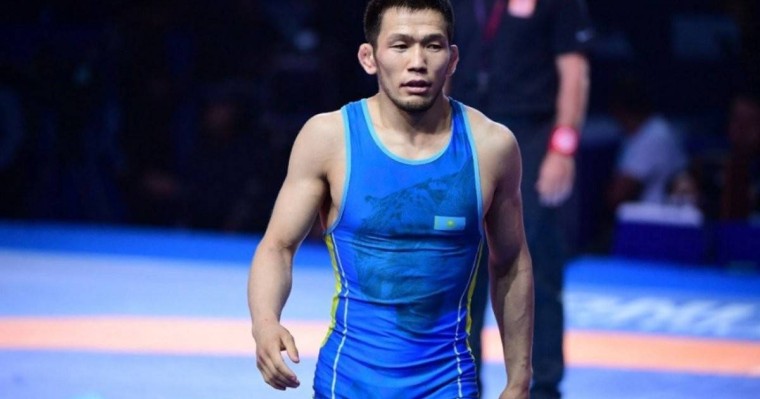 Токио Олимпиадасында шу шықты: Қазақ балуаны қарсыласын тістеп алған (видео)