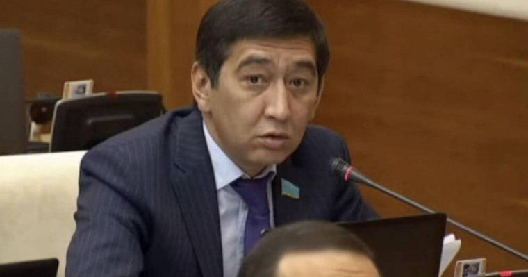 “Бұл оқиғадан хабарым жоқ” - Зайытов Шерзаттың отбасындағы қайғыға қатысты ойын айтты