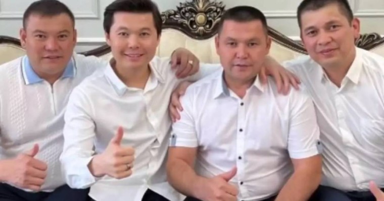 Әнші Ернар Айдар халыққа өз туған бауырларын көрсетті (ФОТО)