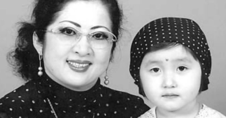 “Жігітіне "Албанмын" депті”- Мақпал Жүнісова қызы Мерейге ата-анасына байланысты шындықты қалай жеткізгенін айтты