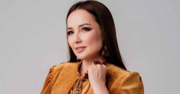 "Шубасыз баруға ұялмайсың ба?" - Жазира Байырбекова "норка шуба" киюден толықтай бас тартқанын айтты