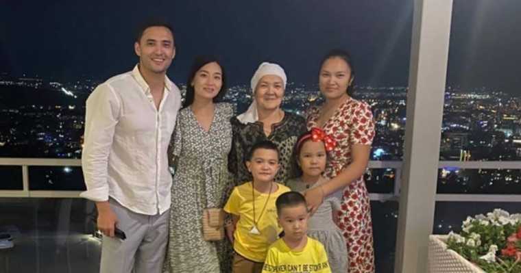 Үйлену тойын өткізе алмай қалған Тәуекел ол күнді отбасымен атап өтті (фото, видео)