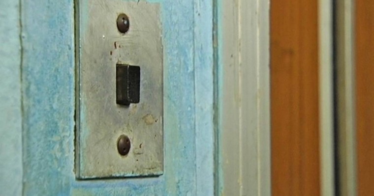 Атыраудағы көпқабатты үйде лифт құлап, бір адам қаза тапты