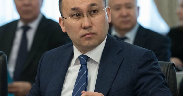 Кедейлер барып, хоккей ойнамай ма? – Дәурен Абаев