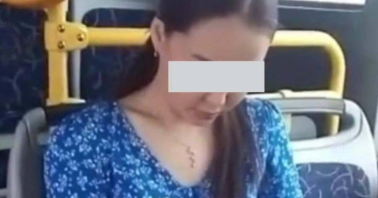 Маска киуден бас тартты: Алматыдағы автобус жолаушысы полицияға жеткізілді