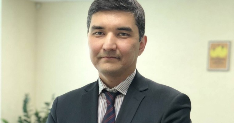 Қазақстандық шенеунік карантин талаптарын бұзған әйелі үшін кешірім сұрады