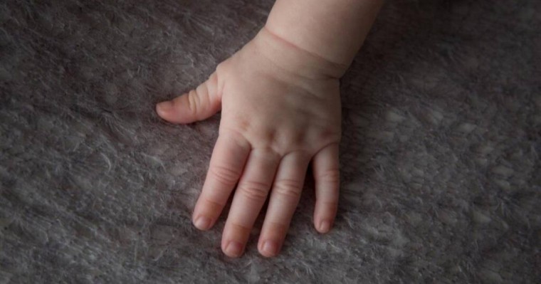 «Ұрып өлтірген»: Алматыда 4 жасар бала өгей әкесінің қолынан көз жұмды