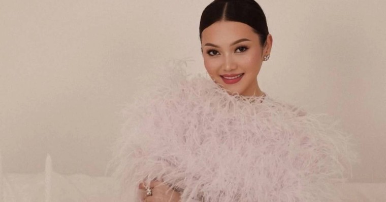 "Сұрағанымның бәрін берді": 40 жасқа толған Ерке Есмахан желіде жан сырын ақтарды