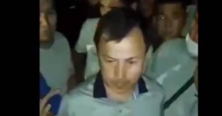 Сәтбаевтағы тәртіпсіздік кезінде полиция бастығы соққыға жығылған (видео)