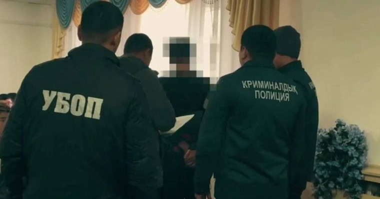 Курстастарын қорқытып, ақша талап еткен: Батыс Қазақстан облысында студенттер тобы ұсталды