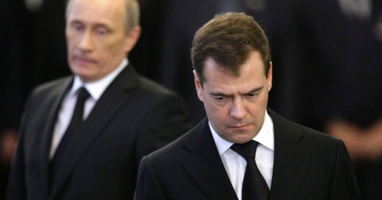 Қуыршақ болудан шаршадым: Медведев Путинге өкпелі