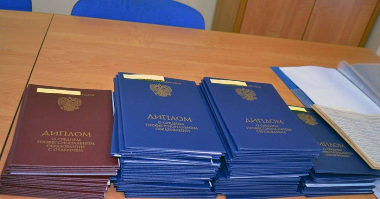 Шымкентте 300 түлек дипломсыз қалды