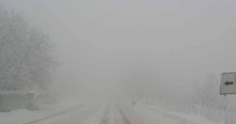 Қазақстанның бірнеше өңірінде жол жабылып, сабақ тоқтады