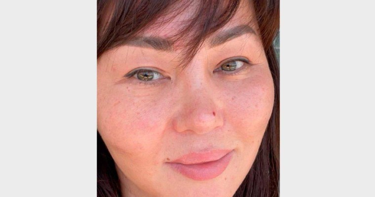 47 жастағы Баян Алагөзова бояусыз түрін көрсетіп, өз ойын жазды