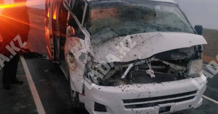 Маңғыстауда мұнайшылар мінген автобус жол апатына ұшырады