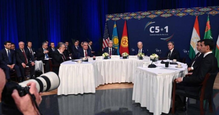 Орталық Азия мемлекеттерінің басшылары АҚШ президентімен кездесті