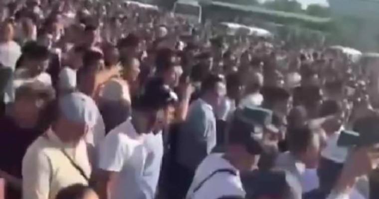 Қарақалпақстан егемендігінен айырылуы мүмкін, жаппай наразылықтар басталды (ВИДЕО)