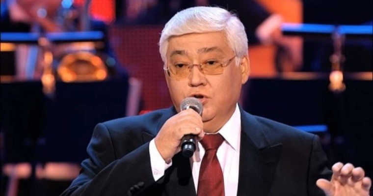 Тоқаев Әлібек Дінішевке «Қазақстанның Еңбек Ері» атағын берді