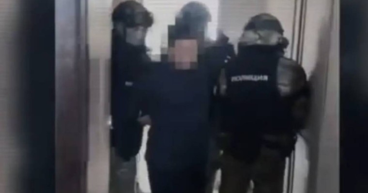 Белгілі қазақстандық актер есірткі тасымалдады деген күдікпен ұсталды (видео)