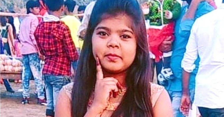 Үндістанда шалбар киген жасөспірімді туыстары дарға асып өлтірді