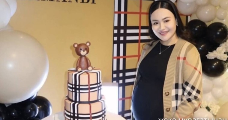 «Қыз сияқты»: Төреғали Төреәлінің қарындасы екінші сәбиін күтіп жүргенін паш етті (ФОТО)