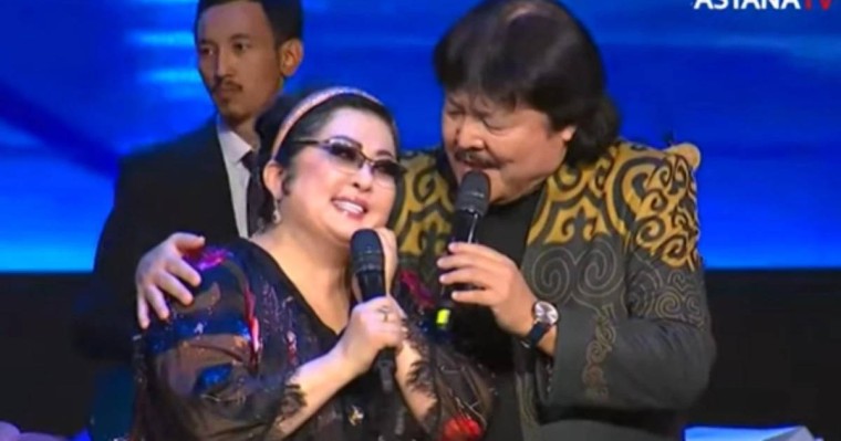 "10 жас үлкен деп менсінбедім": Мақпал Жүнісова әріптесі Сембек Жұмағаливпен алғаш танысқан сәтін есіне алды