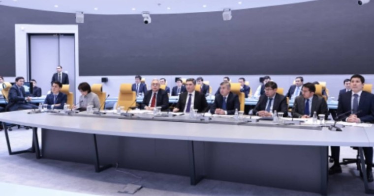 Білім беру және медицина қызметтерімен қамтуды арттыру, тіркеуді алып тастау және көлеңкелі экономикаға қарсы күрес: Үкіметте цифрлық жобалар қаралды