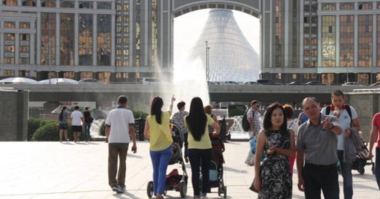 Астаналықтарға түкіргені үшін 19 млн теңге айыппұл салынған