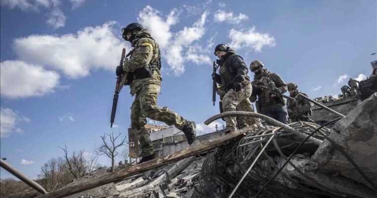 “Ең нашар сценарийге дайындалу керек”: Саясаттанушылар Украинадағы жағдайдың Қазақстанға қалай әсер ететінін айтты