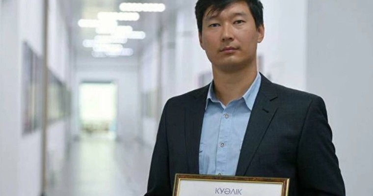 Сағынтаевпен бірге кортежде отырған кезде оқ тиіп, жарақат алған телеарна операторы президент грантын иеленді