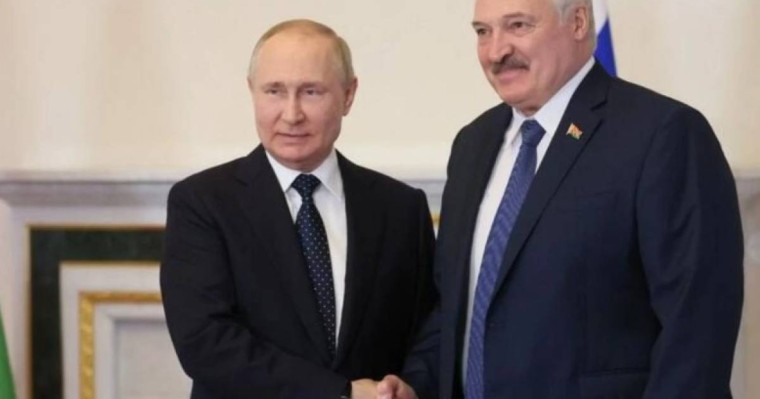 "Сақадай сай отыруымыз қажет": Лукашенко Путинді ядролық қару қолдануға дайын болуға шақырды