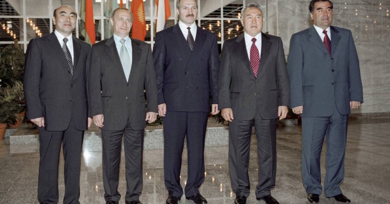 Назарбаев әй, демократ, демократияңды үйіңде жасай бер, бізде нең бар деп айтқан – Асқар Ақаев