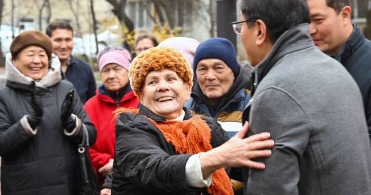 Алматыдағы жаңа заманауи жоба: тұрғындар жаяу жүргіншілер аймағын қалай жүзеге асырды