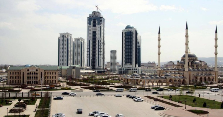 Шешенстанда "Новая газета" тілшісі мен адвокатына шабуыл жасады