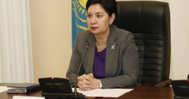 "Ханның қызысыз ба?": Гүлшара Әбдіқалықова желіде тараған видеоға түсініктеме берді  