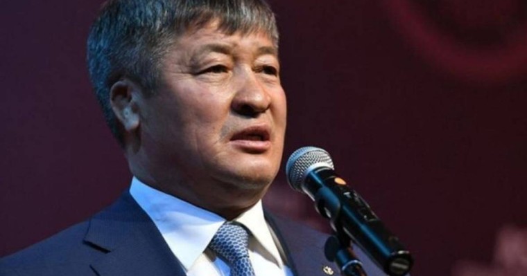 "Бұл отбасыма жасалған ақпараттық шабуыл" - Тұрлыханов баласына қатысты жанжалдың толық видеосын жариялады (видео)