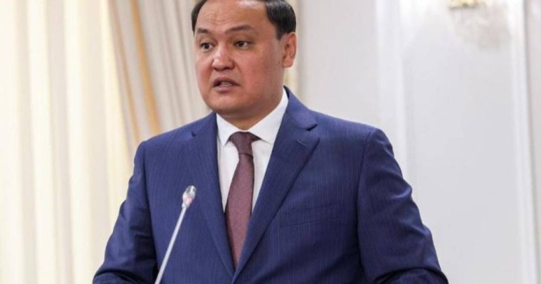 Жамбылда ашуға булыққан тұрғындар жаңа әкім Ербол Қарашөкеевтің кабинетіне басып кірді