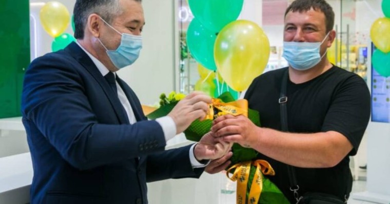 КӨПБАЛАЛЫ ӘКЕ ПӘТЕР ҰТЫП АЛДЫ