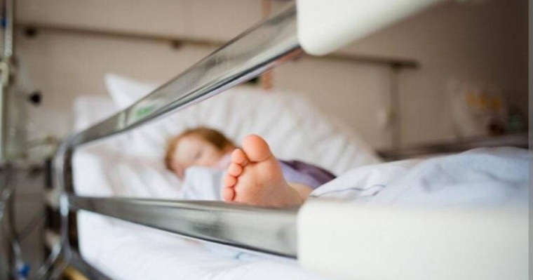 Шымкентте үш жасар баланың қолы электрлі еттартқышқа кептеліп қалған