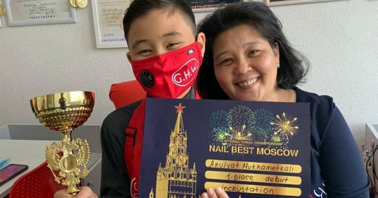 Миланда жеңген қазақ баласы ауру балаларға көмектесіп жүр