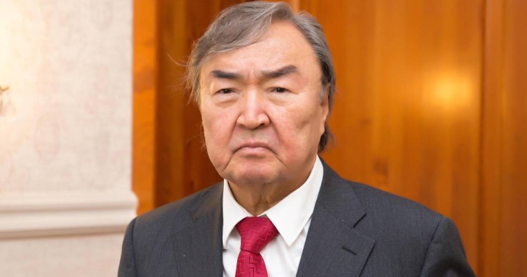 Олжас Сүлейменов Францияның ең жоғары наградасын алды