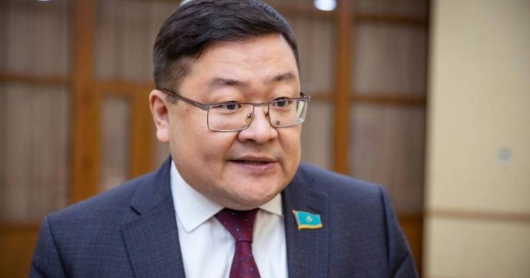 Айдос Сарым депутат мандатынан айырылуы мүмкін