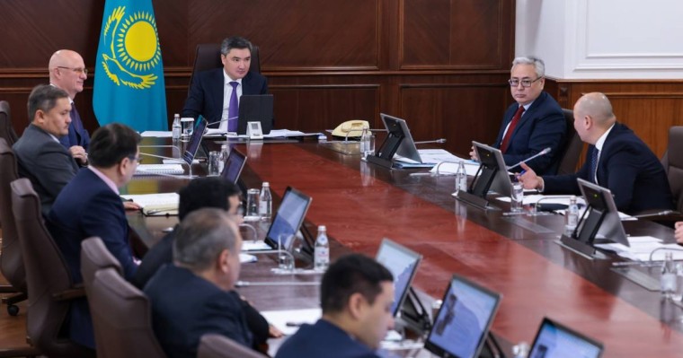 Олжас Бектенов Президент Жолдауын жүзеге асыру аясында сирек және жерде сирек кездесетін металдар саласын дамыту жөнінде кеңес өткізді