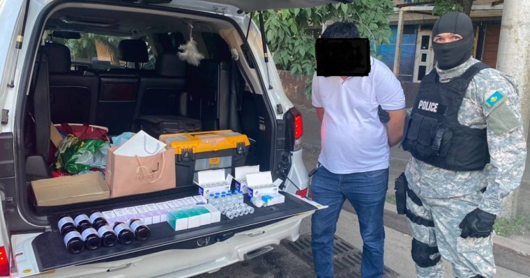 Алматы облысында тапшы дәріні сатқан аурухананың бөлім меңгерушісі ұсталды