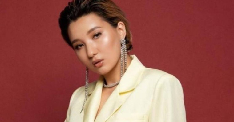 "Ерекше баланы дүниеге әкелдім": әнші Ayree 18 жасында тұрмысқа шыққанын айтып, жан сырын ақтарды