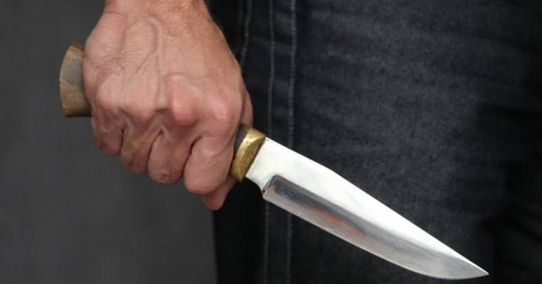 Алматыда Өзбекстан азаматы пәтер иесін пышақпен қорқытқан