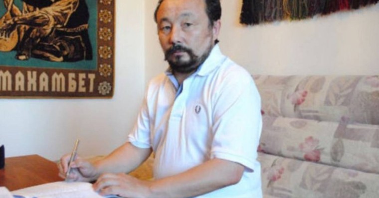 «Бекболат екеуіңнен құнын алам, жат жерде арам өлген бөпелердің!»: белгілі ақын Мұхамеджен Тазабектің арнауын бетпақтың шатпағына теңеді